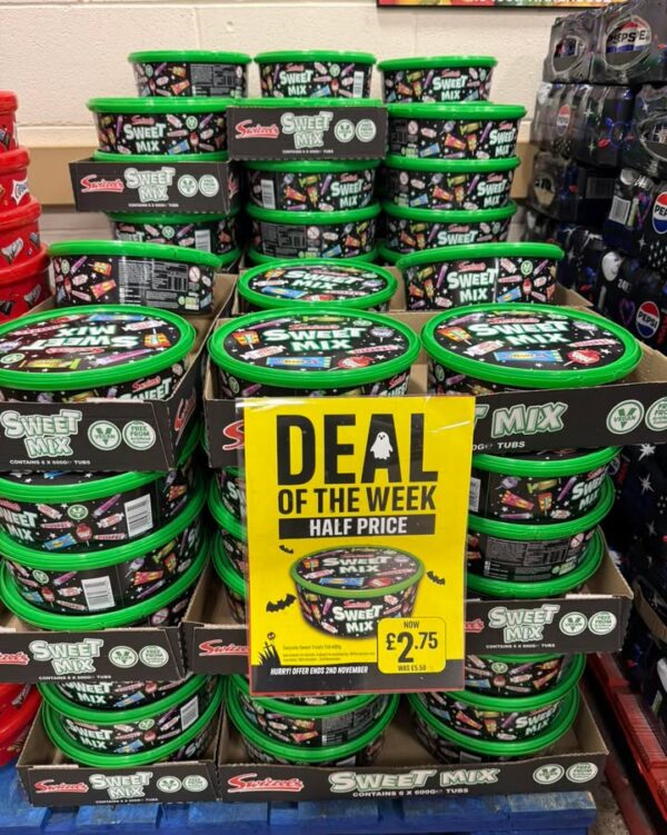 Half price sweet tubs at Iceland! Perfect for Halloween